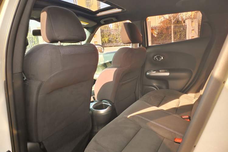 Used Infiniti ESQ 2014 1.6L Spontaneous Edition
