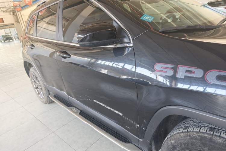 Used Jeep Cherokee 2020 2.0L Two-Wheel Drive Classic Sports Edition