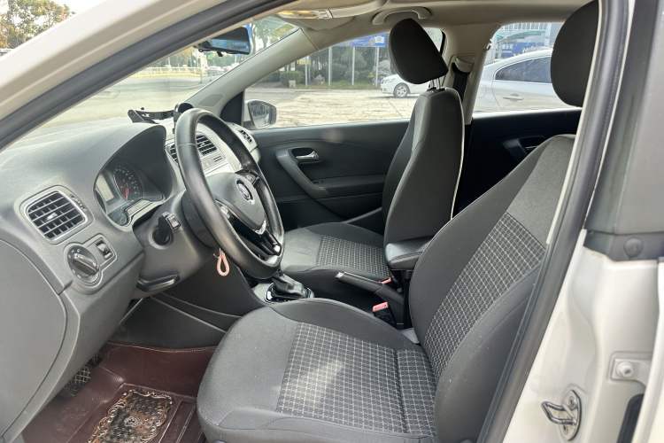 Used Volkswagen Polo 2016 1.6L Automatic Comfort Model