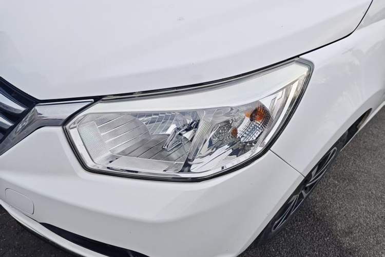 Used Venucia R50 2015 1.6L Manual Fashion Edition Left Front Headlight