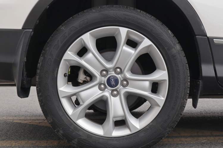 Used Ford Kuga 2015 2.0L GTDi Four-Wheel-Drive Sport Model