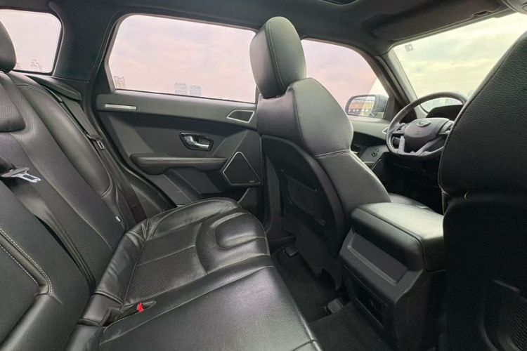 Used Land X7 2015 2.0T Panoramic Prestige Edition
