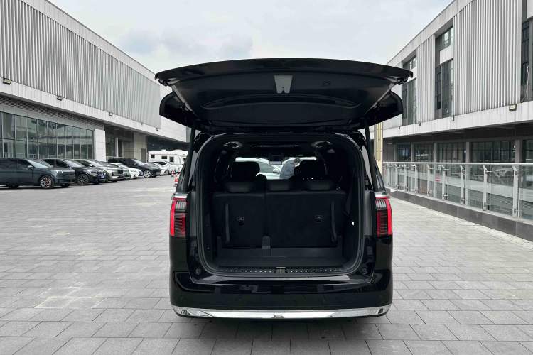 Used Zeekr 009 2024 7-Seater Walk-Through Version Four-Wheel Drive 108 kWh Exterior 9