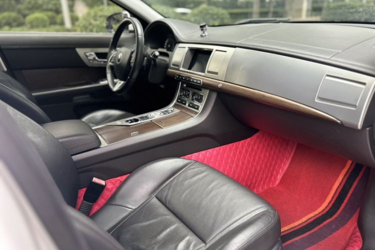 Used Jaguar XF 2015 XF 2.0T Prestige Edition
