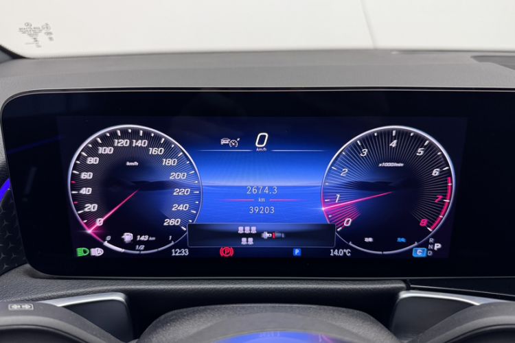 Used Mercedes-Benz GLB 2024 Refresh GLB 220 Fashion Edition Odometer Close Up