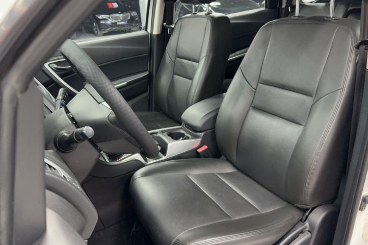 Used JMC Yusheng S350 2013 2.4T Automatic 4x4 Diesel Luxury 5-Seater Left Front Seat