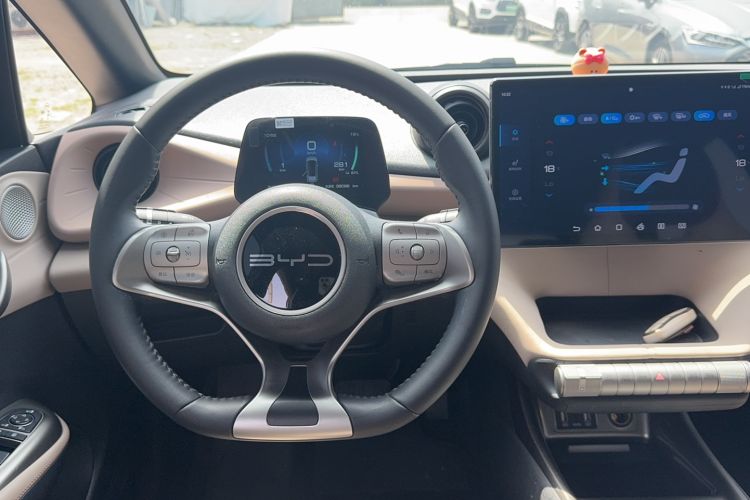 Used BYD Dolphin 2023 420 km Fashion Edition
