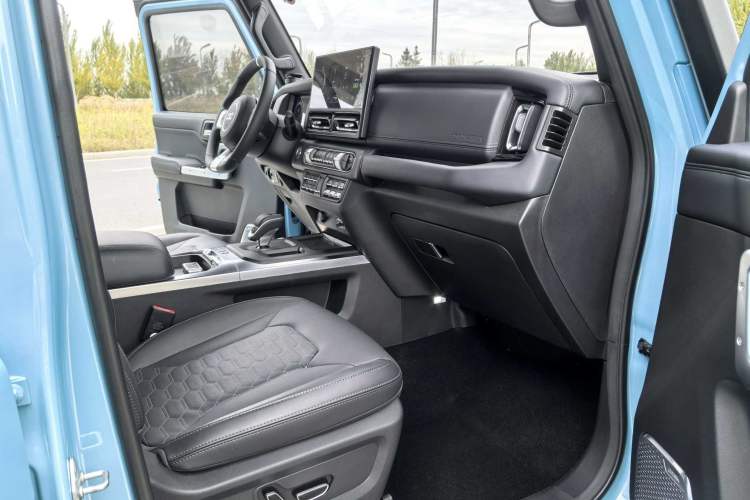 Used 212 T01 2025 2.0T Changfeng
