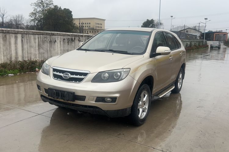 Used BYD S6 2014 2.0L Manual Luxury 5-Seater