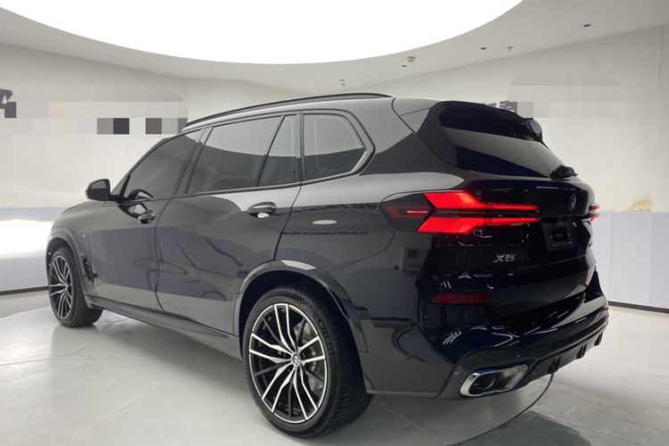 Used BMW X5 2023 xDrive 40Li M Sport Night Edition Package