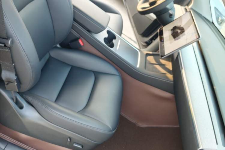 Used Tesla Model Y 2024 Long-Range All-Wheel-Drive Version