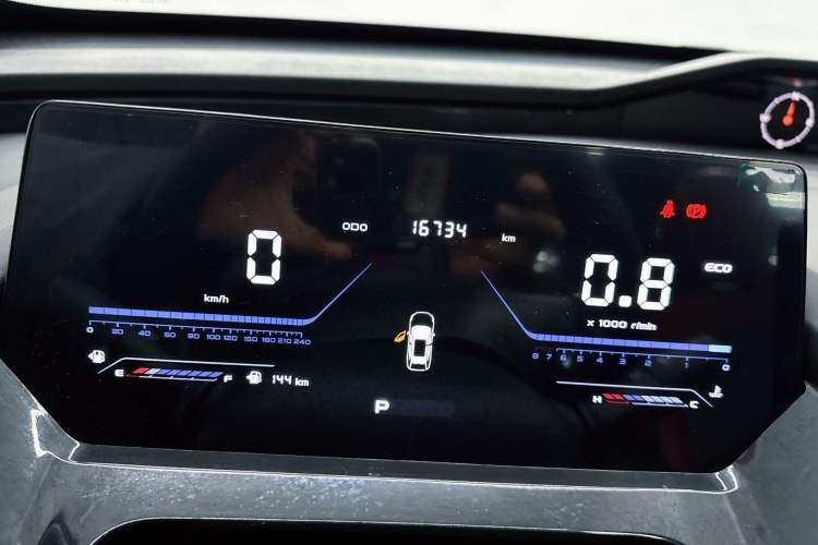 Used CHANGAN OSHAN Z6 2023 Blue Whale 1.5T DCT Smart Luxury Model