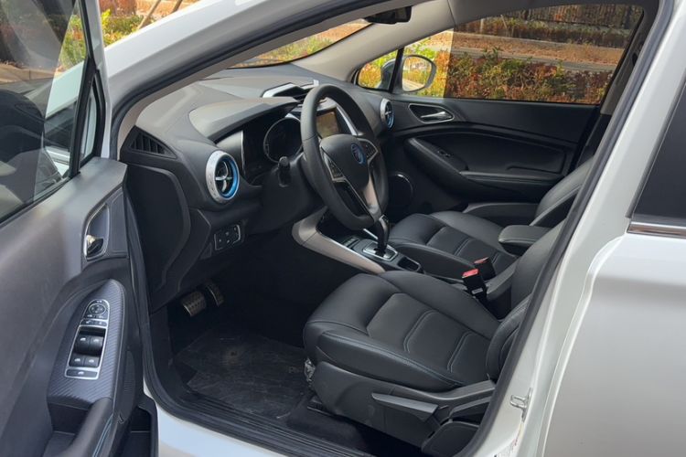 Used BYD Yuan New Energy 2018 EV360 Smart Connected Cool Model Interior 3