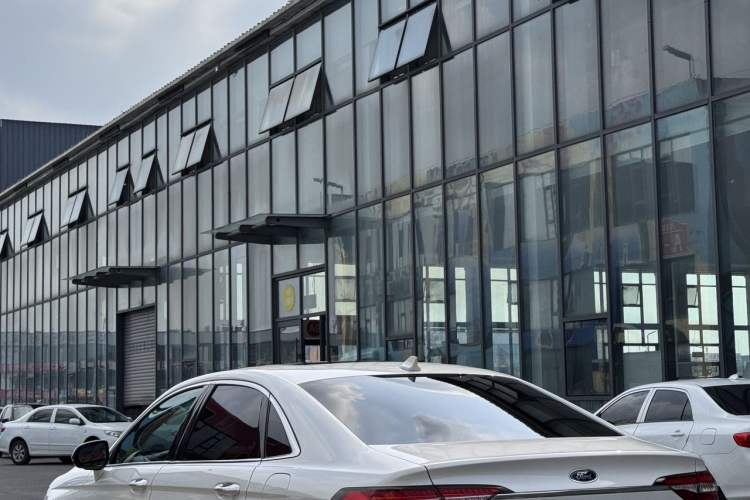 Used Ford Taurus 2019 EcoBoost 245 Premium Edition