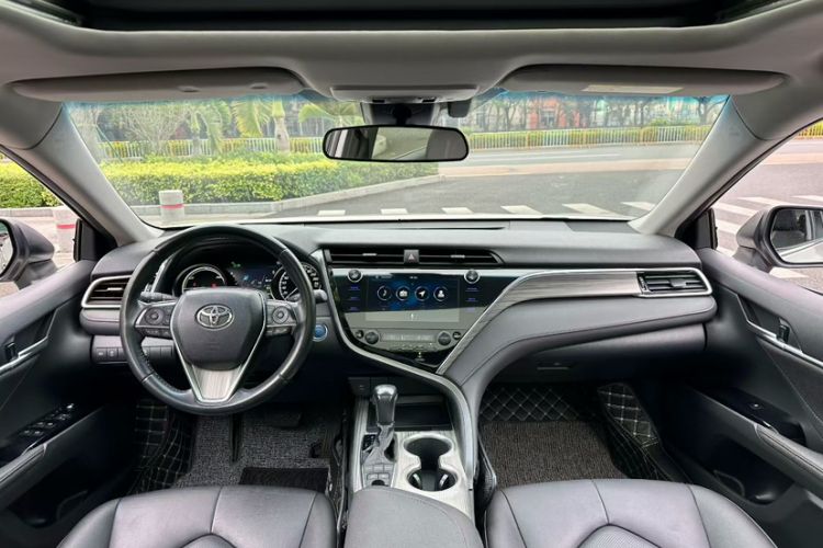 Used Toyota Camry 2019 Revised Version Dual-Engine 2.5 HG Luxury Edition Interior 3