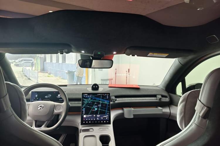 Used Nio EC6 2024 75 kWh Headliner