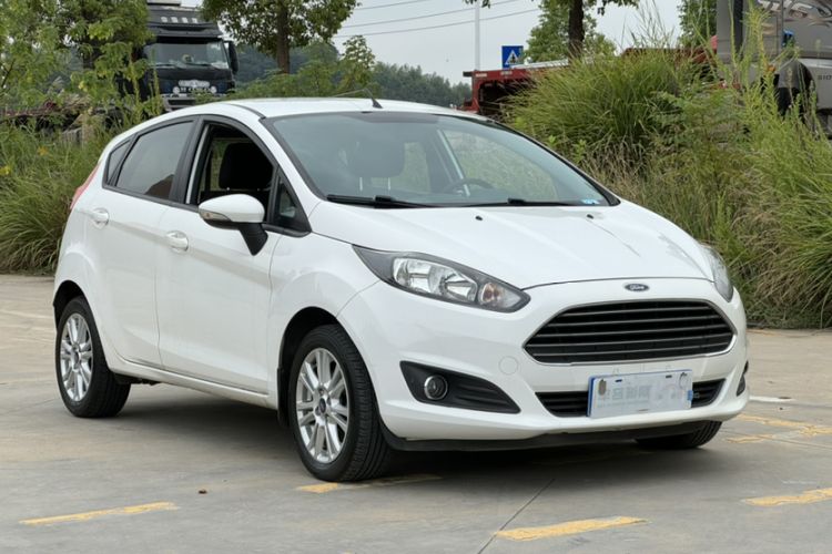 Used Ford Fiesta 2013 Hatchback 1.5L Automatic Fashion Edition
