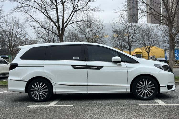 Used Honda Elysion 2022 2.0L eHEV Luxury Edition