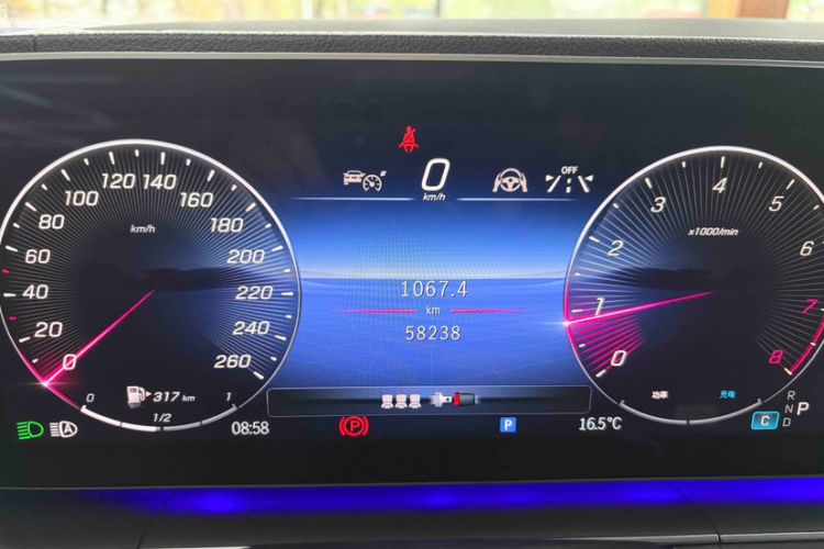 Used Mercedes-Benz GLE 2024 GLE 450 4MATIC AMG Line Odometer Close Up