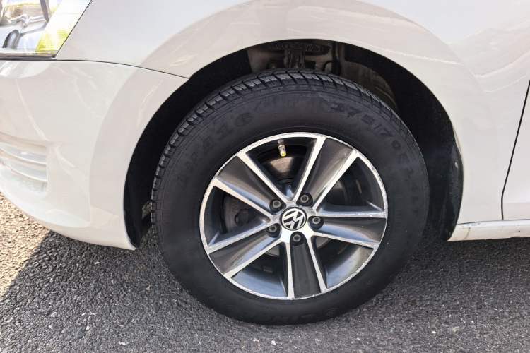 Used Volkswagen Santana 2015 1.6L Manual Fashion Edition Exterior 6