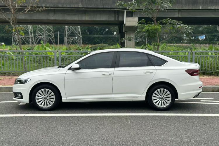 Used Volkswagen Lavida 2021 1.5L Automatic Comfort Edition Exterior 5