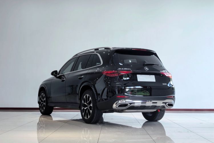 Used Mercedes-Benz GLC 2023 Facelift GLC 260 L 4MATIC Luxury Version 5 Seats