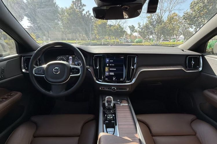 Used Volvo S60 2021 T4 Zhiyuan Luxury Edition