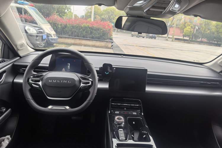 Used Wuling Xingguang 2024 Co-Creation Edition 410 Standard Model
