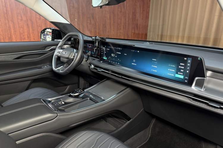 Used Ford Edge 2025 Ford Explorer L 2.0T EcoBoost E-Hybrid Two-Wheel Drive 7-Seater Luxury Model