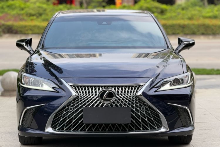 Used Lexus ES 2023 200 Excellence Edition