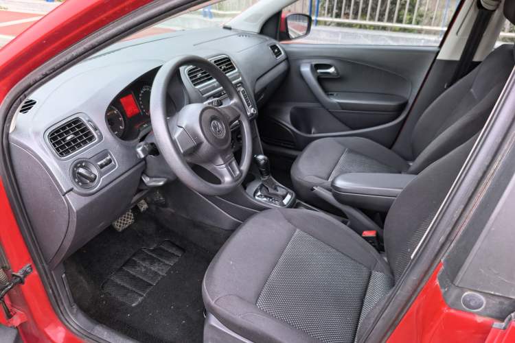 Used Volkswagen Polo 2013 1.6L Automatic Comfort Edition