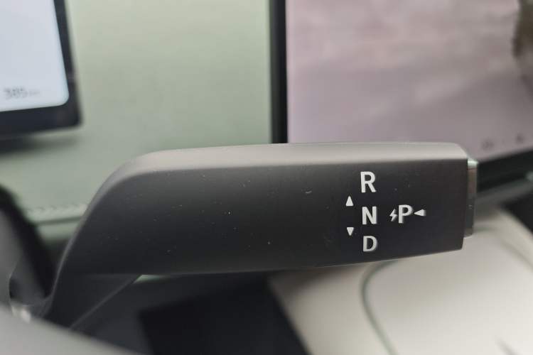 Used Nissan N7 2025 625 Max Interior 6