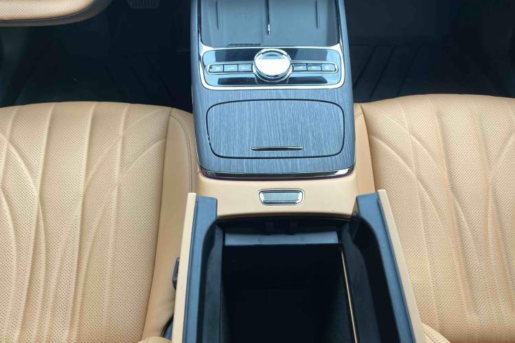 Used Geely Galaxy Galaxy 8 2025 130km EM-i Prestige Edition
