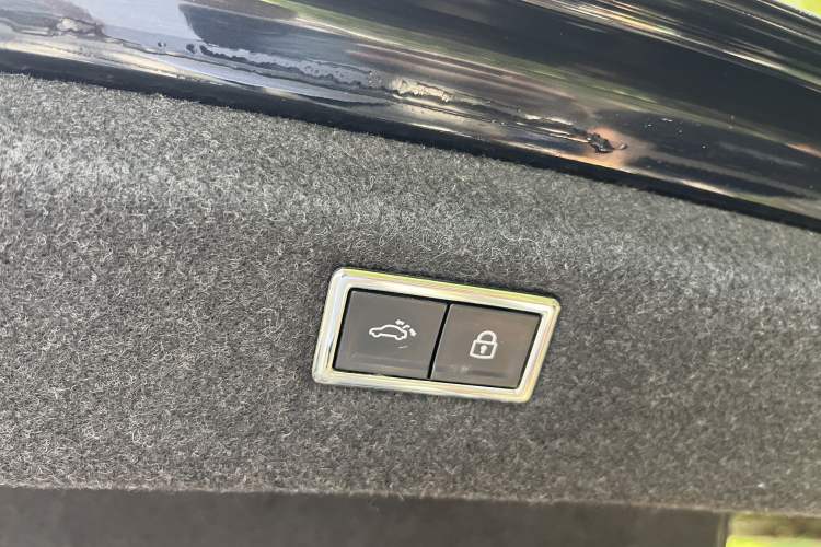 Used Volkswagen Phideon 2019 380TSI Two-Wheel Drive Business Edition China VI Standard