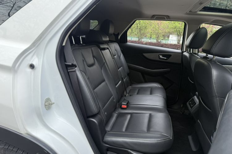 Used Dongfeng Fengon S560 2019 1.8L CVT Elite Model Interior 5