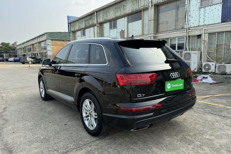 Used Audi Q7 2019 45 TFSI Comfort Model
