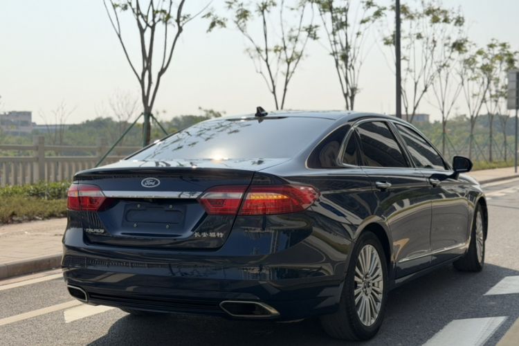 Used Ford Taurus 2015 EcoBoost 245 Luxury Model
