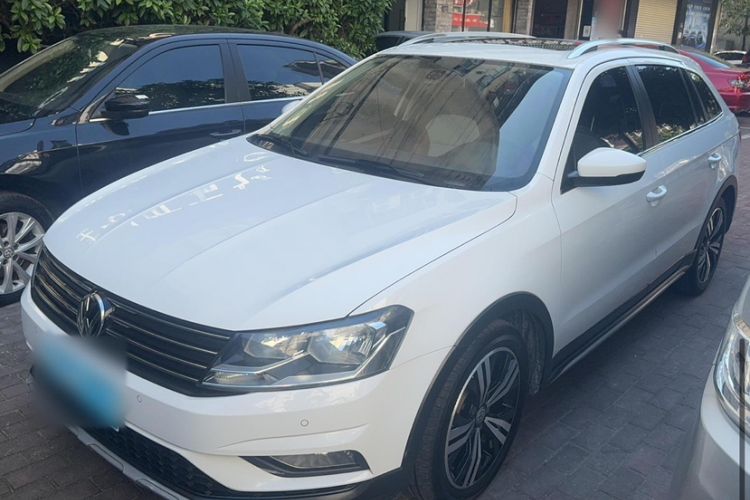 Used Volkswagen Cross Lavida 2016 1.6L Automatic Comfort Edition