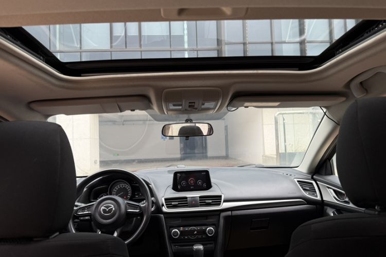 Used Mazda Mazda 3 Axela 2017 Sedan 1.5L Automatic Luxury Model Emission Standard China V
