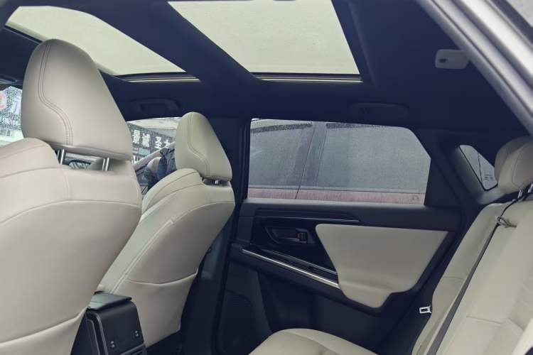 Used Toyota GAC bZ4X 2022 X-MODE Four-Wheel Drive Ultra Interior 7