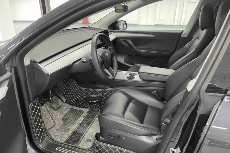 Used Tesla Model Y 2024 Rear-Wheel-Drive Version
