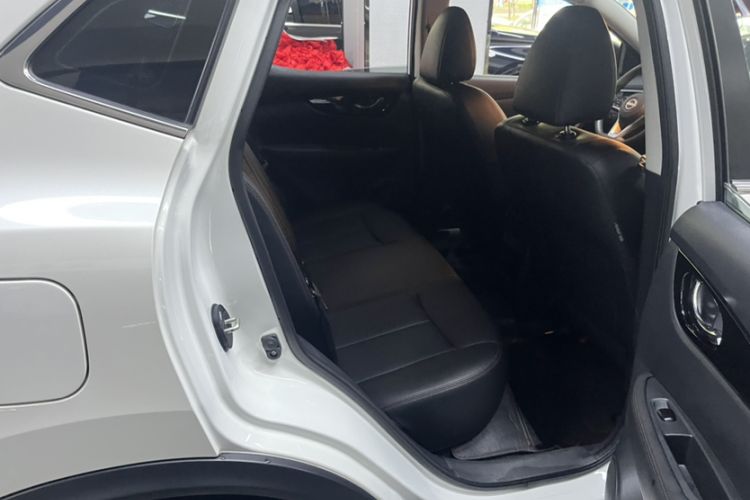 Used Nissan Qashqai 2023 Classic 2.0L CVT XV Comfort Edition Interior 5