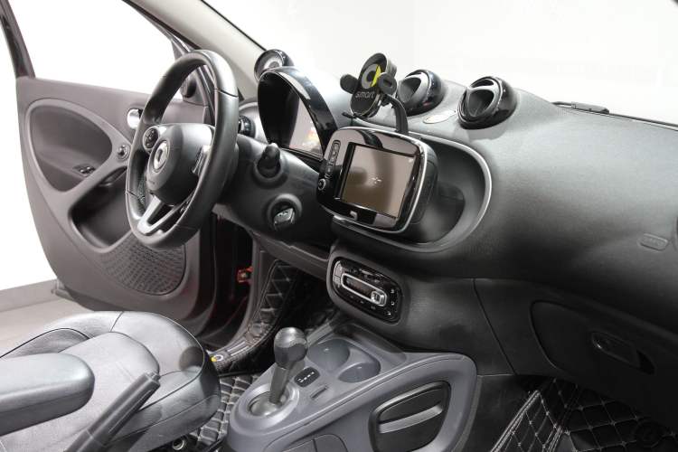 Used smart forfour 2016 0.9T 66 kW Pioneer Edition
