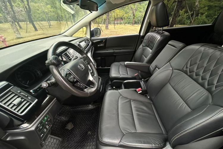 Used Honda Elysion 2019 2.0L Hybrid Supreme Edition
