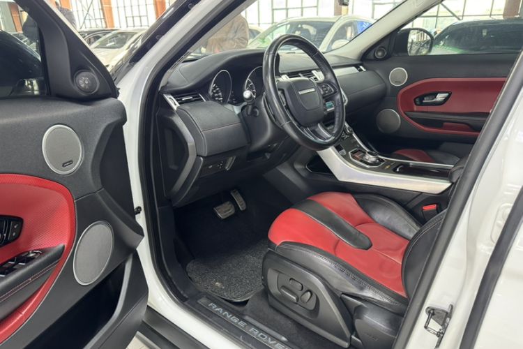 Used Land Rover Range Evoque 2014 2.0T 5-Door Ignite Edition Interior 4