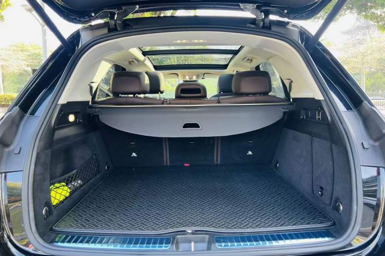 Used Mercedes-Benz GLE 2022 GLE 350 4MATIC Stylish Model Trunk