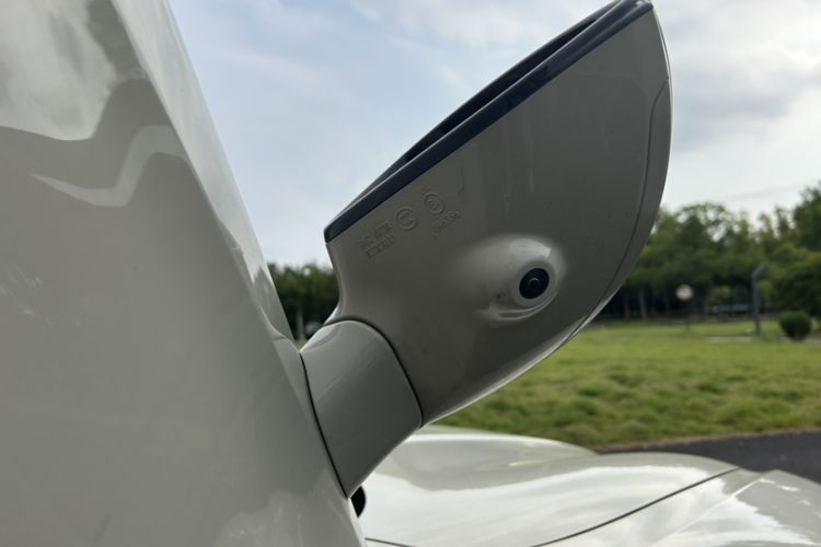 Used MG Cyberster 2024 520 km Legendary All-Wheel-Drive Red Canopy Version
