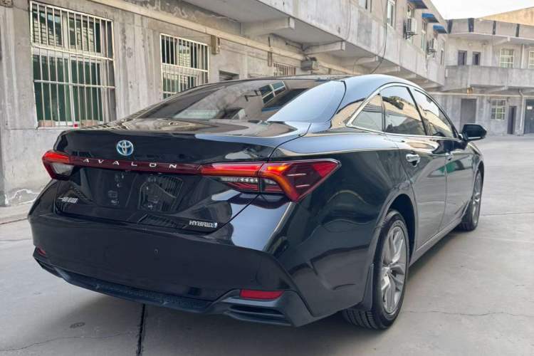 Used Toyota Avalon 2019 Dual-Engine 2.5L Luxury Edition China VI Standard