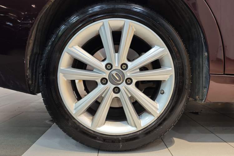 Used GAC Trumpchi GA6 2015 1.8T DCT Luxury Navigation Model Exterior 11