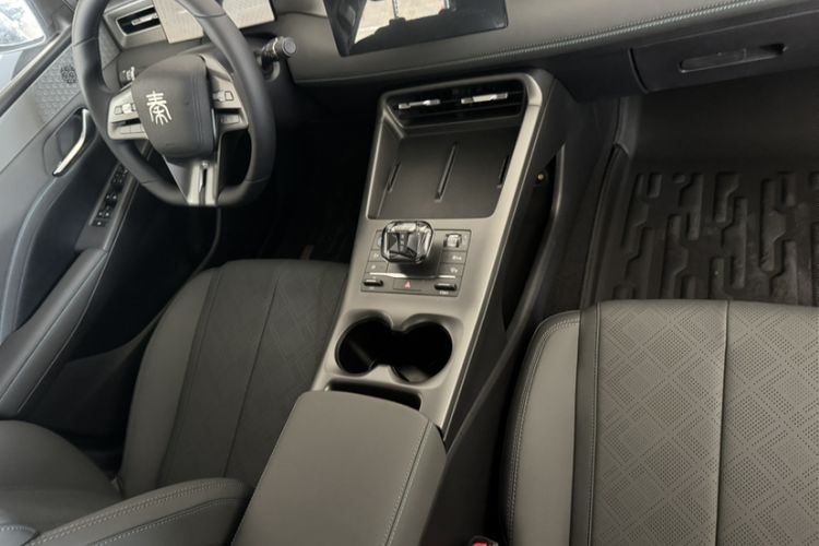 Used BYD Qin PLUS 2025 DM-i Smart Drive 55KM Leading Model